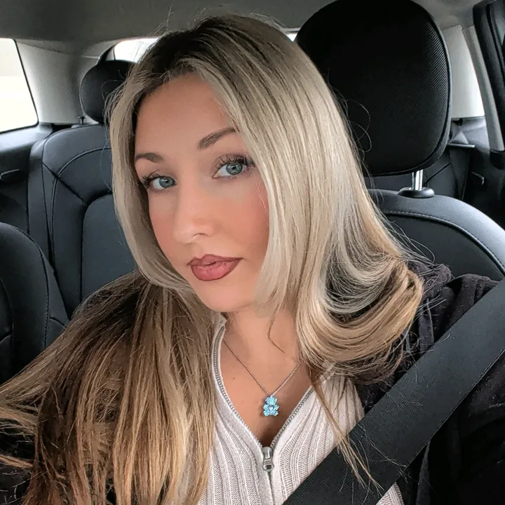 @juliazizz