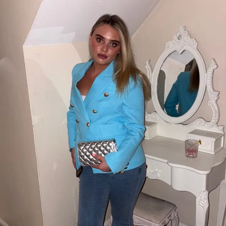 @isabella_conti_