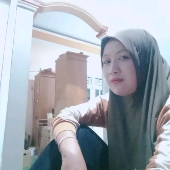 @yuniati12348