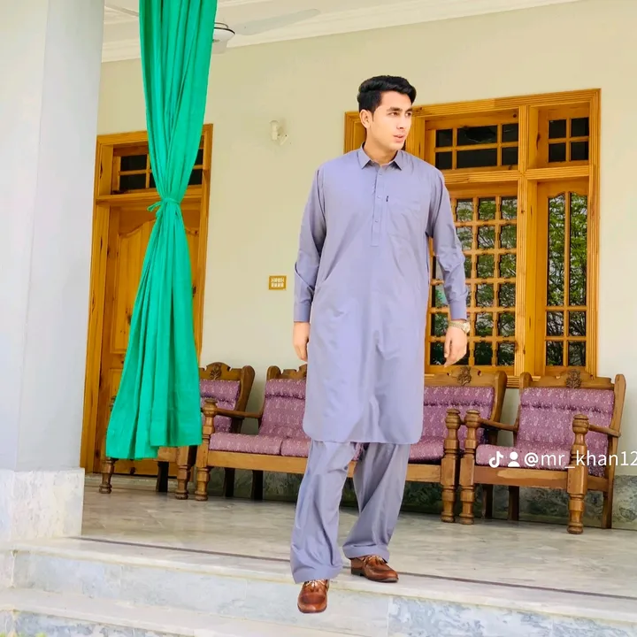 essa_khan090