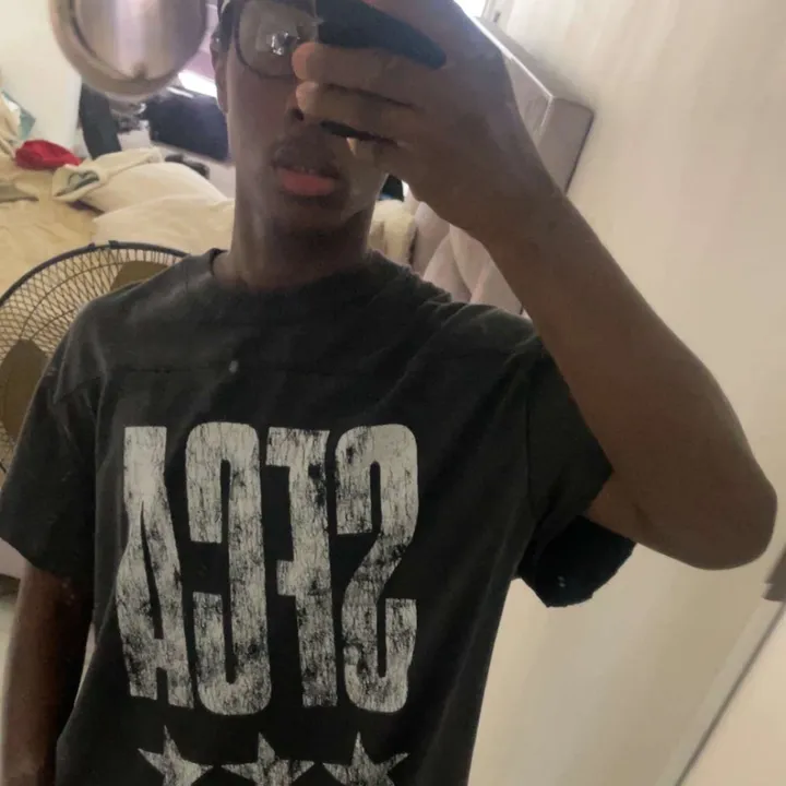@lightskinmerchant