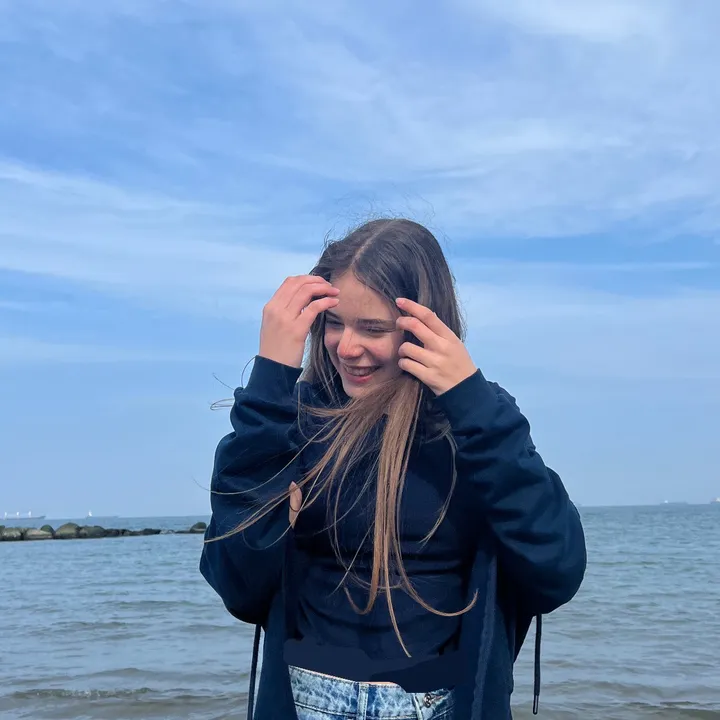 @nnehirr.3