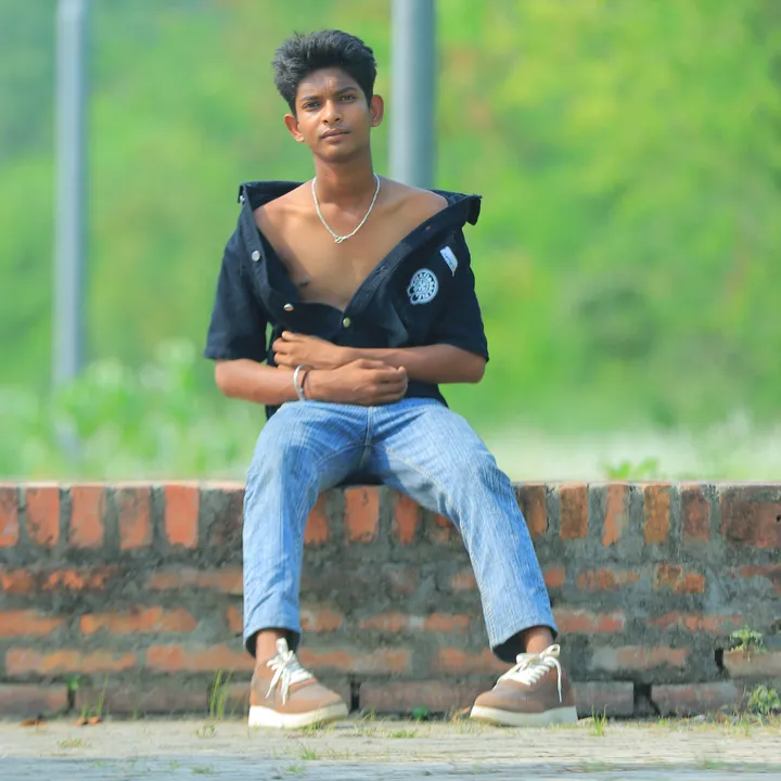 @royal.yadav143