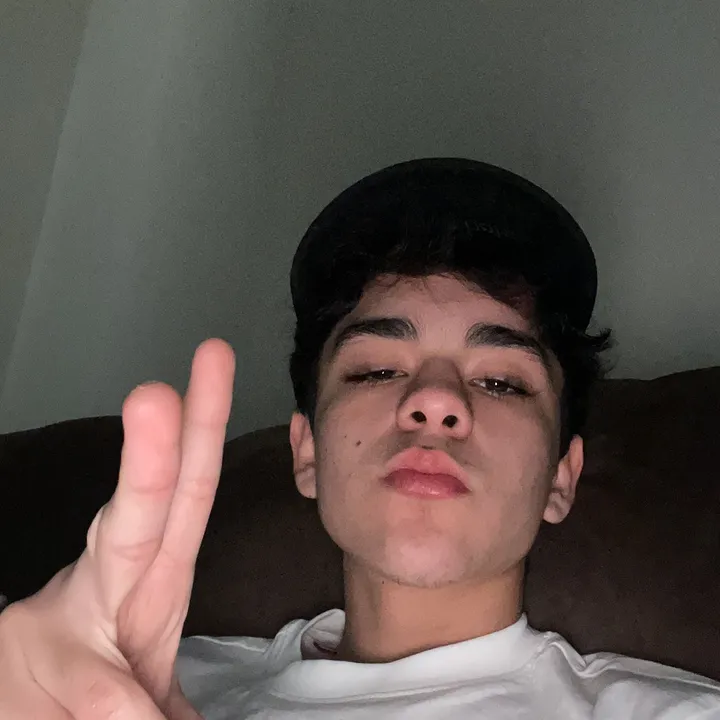 @leonelliveeee
