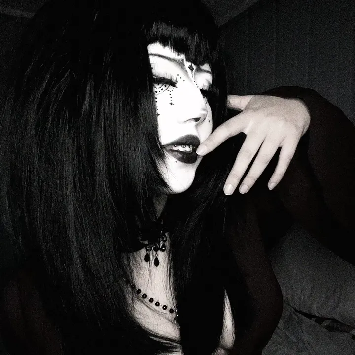 @v4mptti
