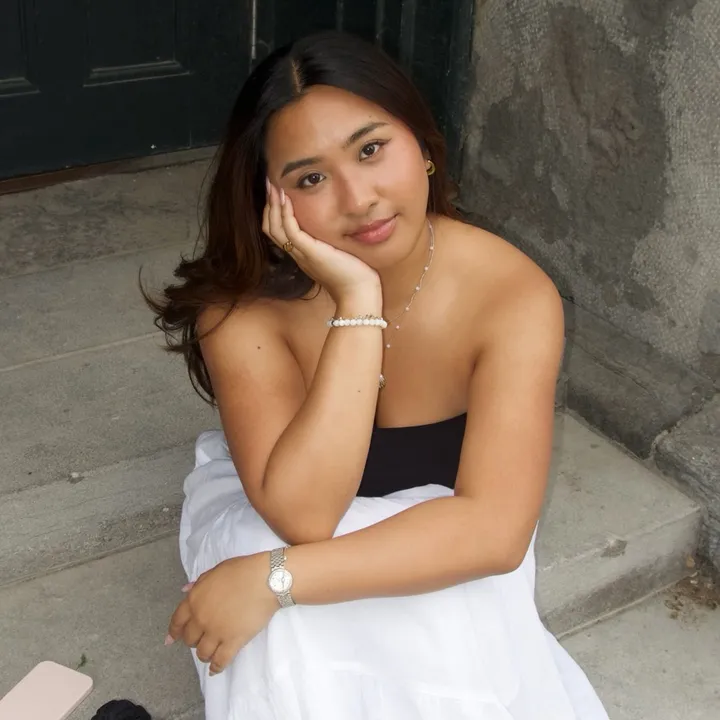 @juliaqynh