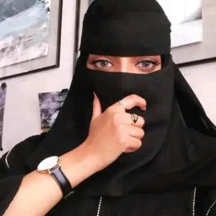 @queeen_manalh