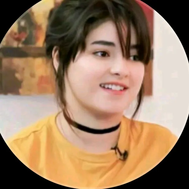 @queenayesha989