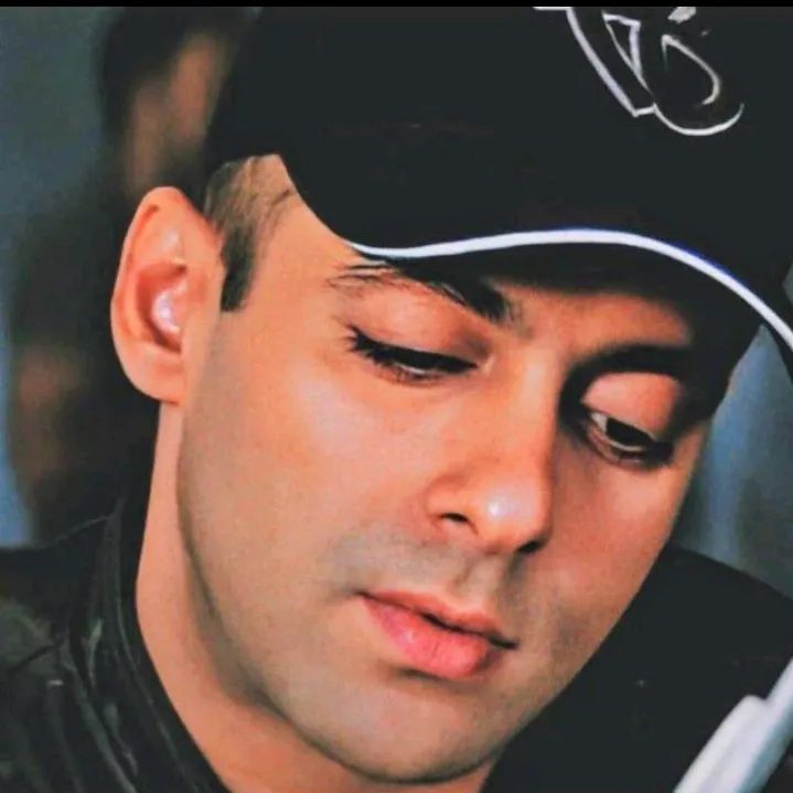 @khumairahkhan402