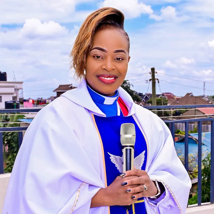 @revmarylincon