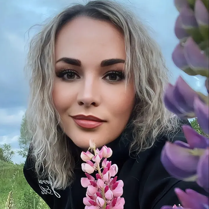 @r.anna9