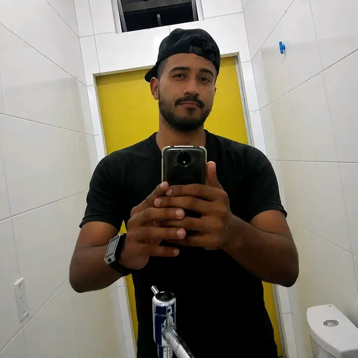 @isacsousaoficial