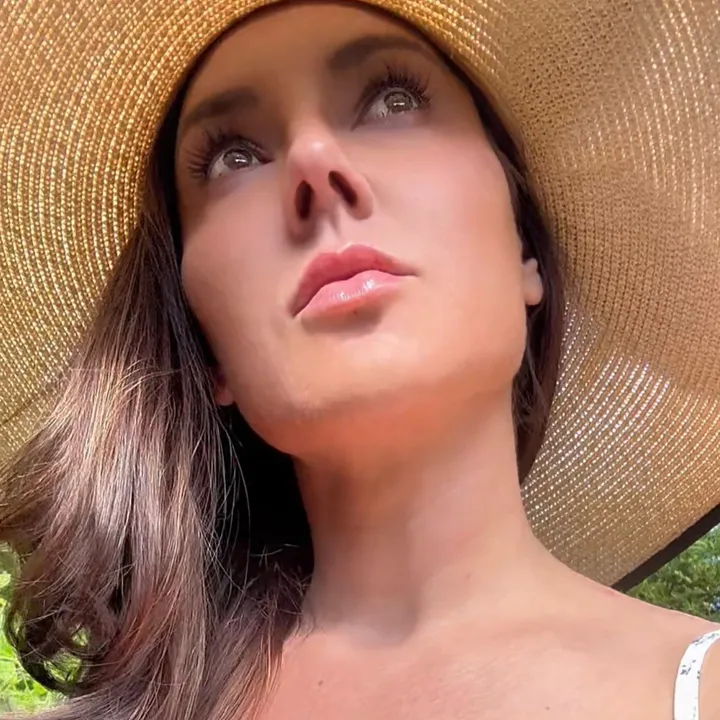 @the.ava.dahlia