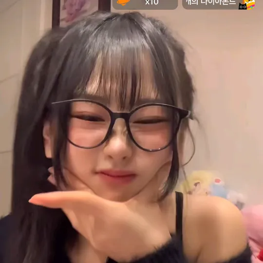 @strawberry427_