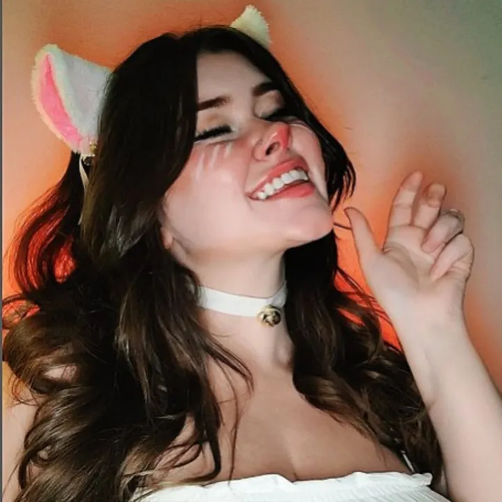 @waifuflowerr