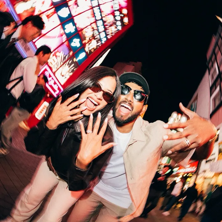 nashandshay