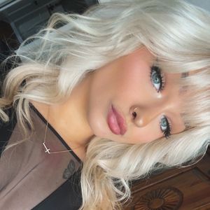 Zoe LaVerne